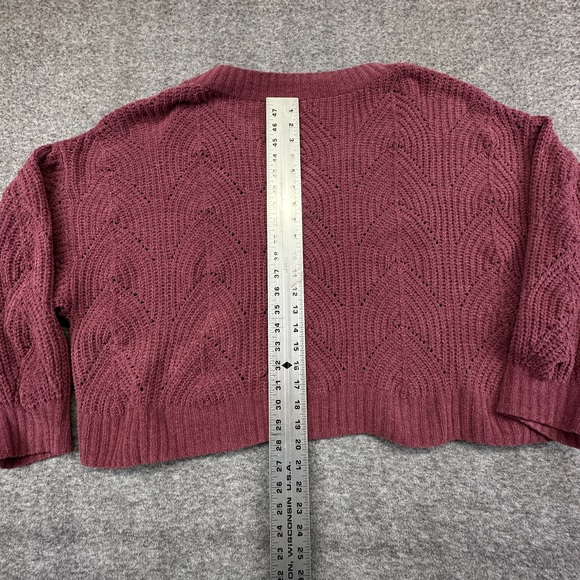 American Eagle Oversized, Cropped Sweater - Picture 3 of 6